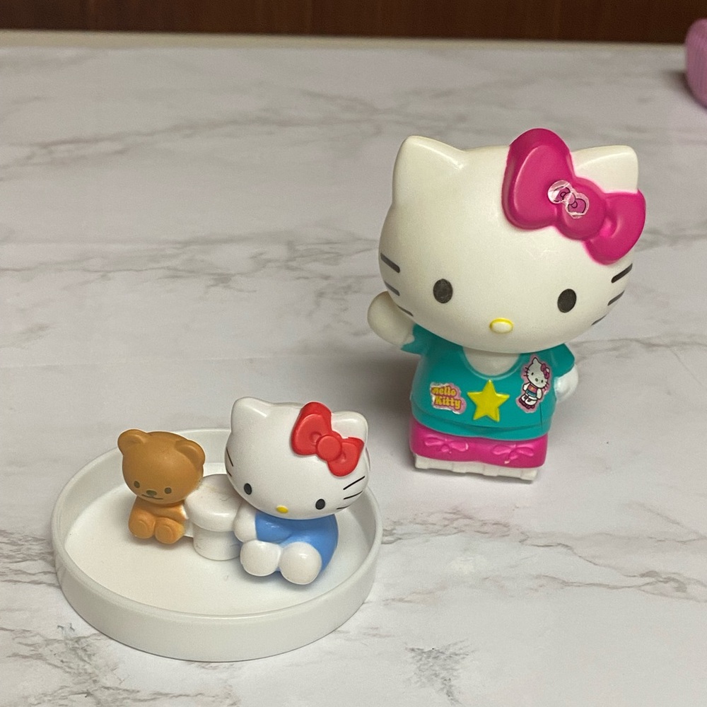 Hello Kitty Sanrio McDonalds Toy Spinning Cake Topper Sitting collection figures - Picture 1 of 13